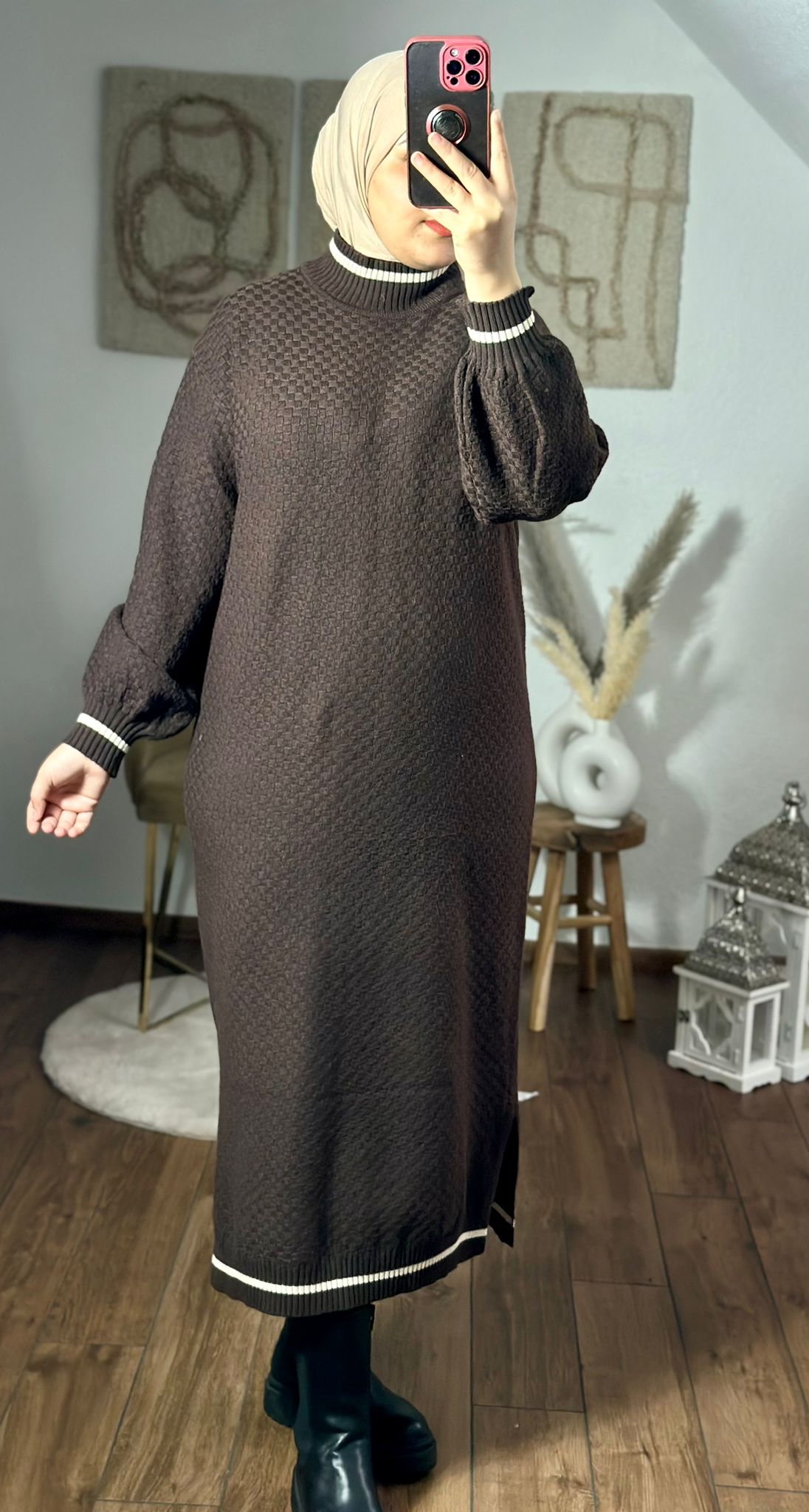 Langes strickkleid in braun