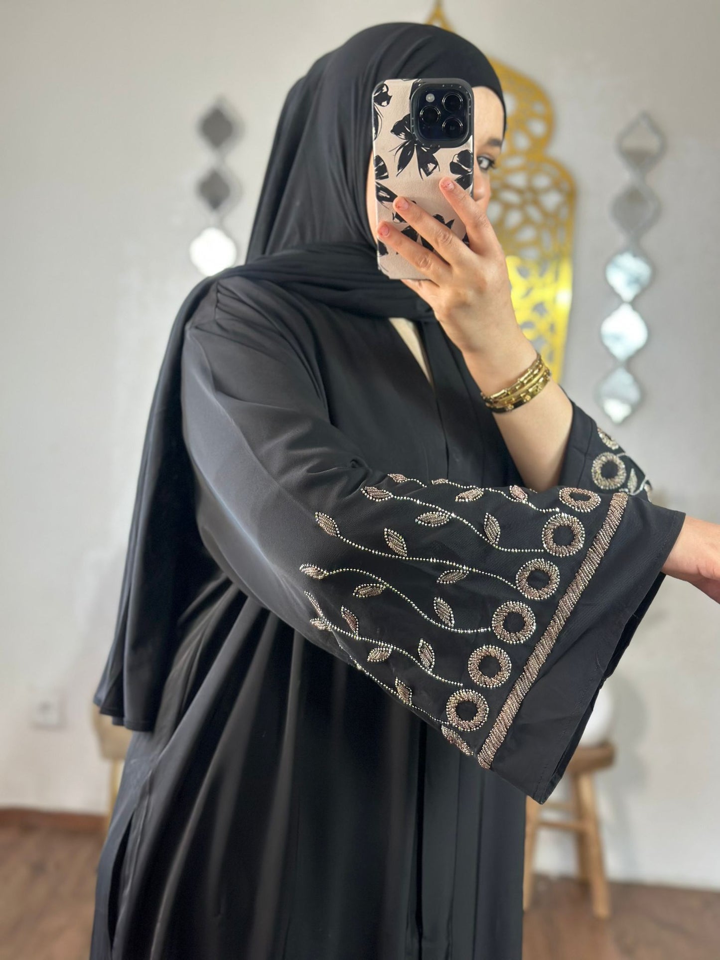 Elegante Abaya mit bestickten ärmeln- schwarz