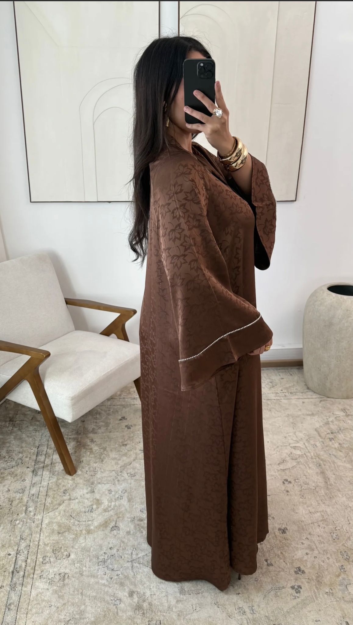Yaras luxuriöse Abaya