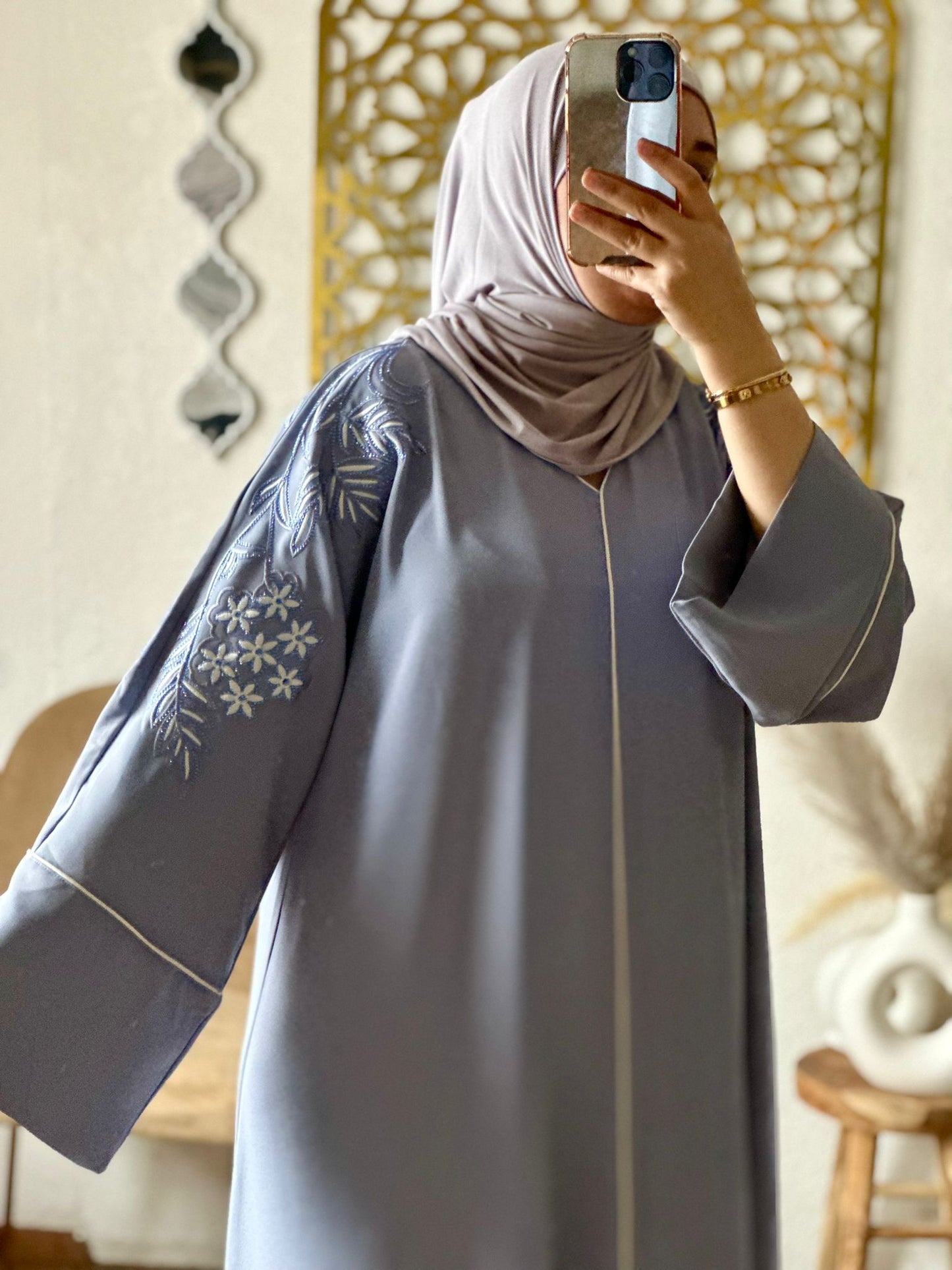 Layali Elegante abaya in blau