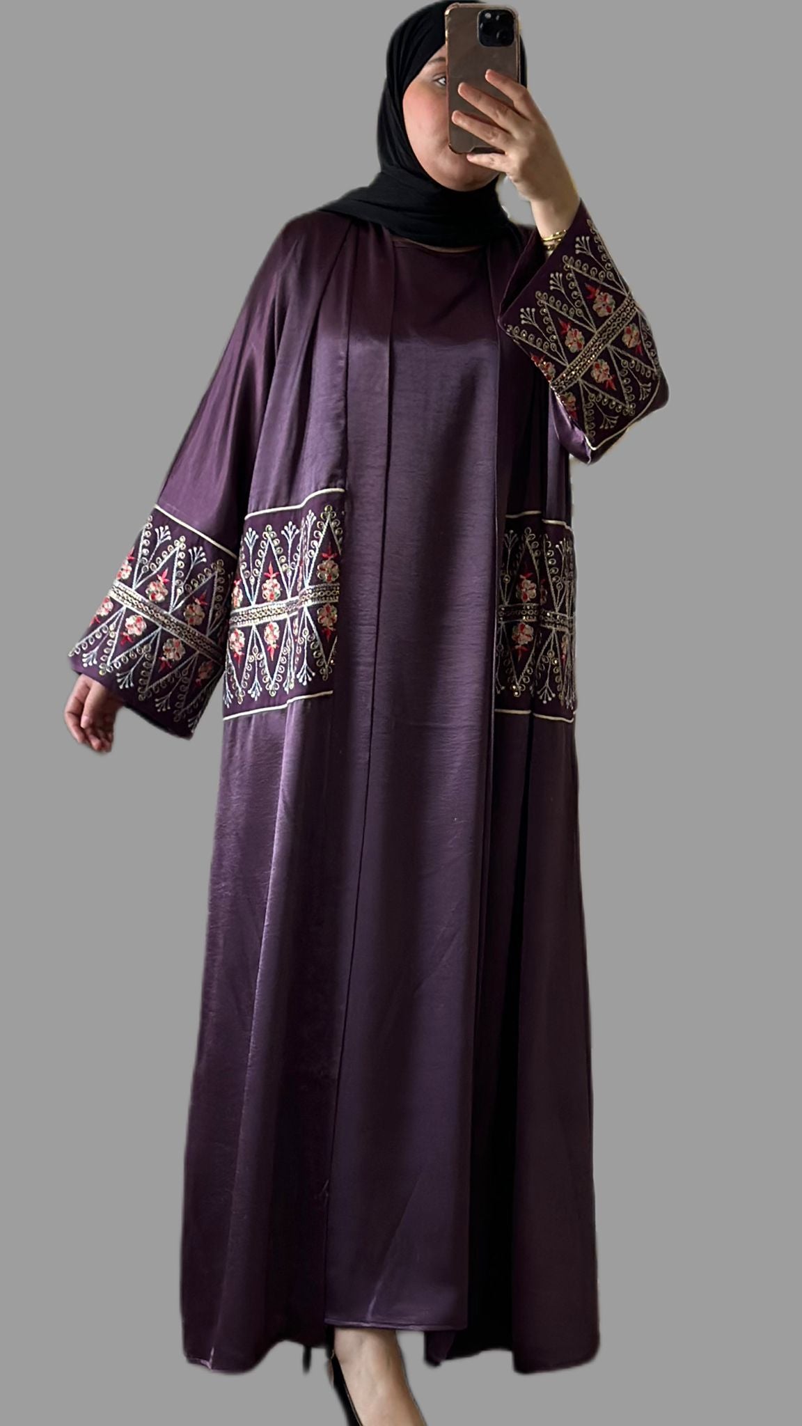 Two-piece abaya made from luxurious fabric