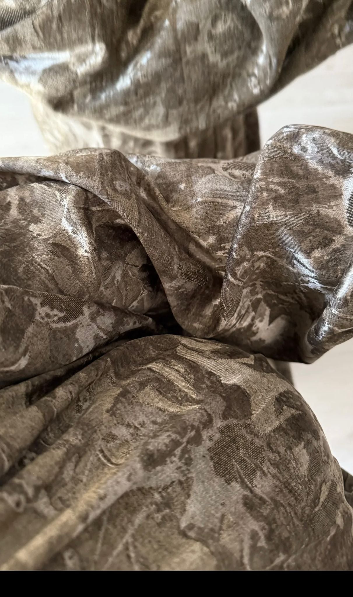 NADIA KLEID in der frabe grau