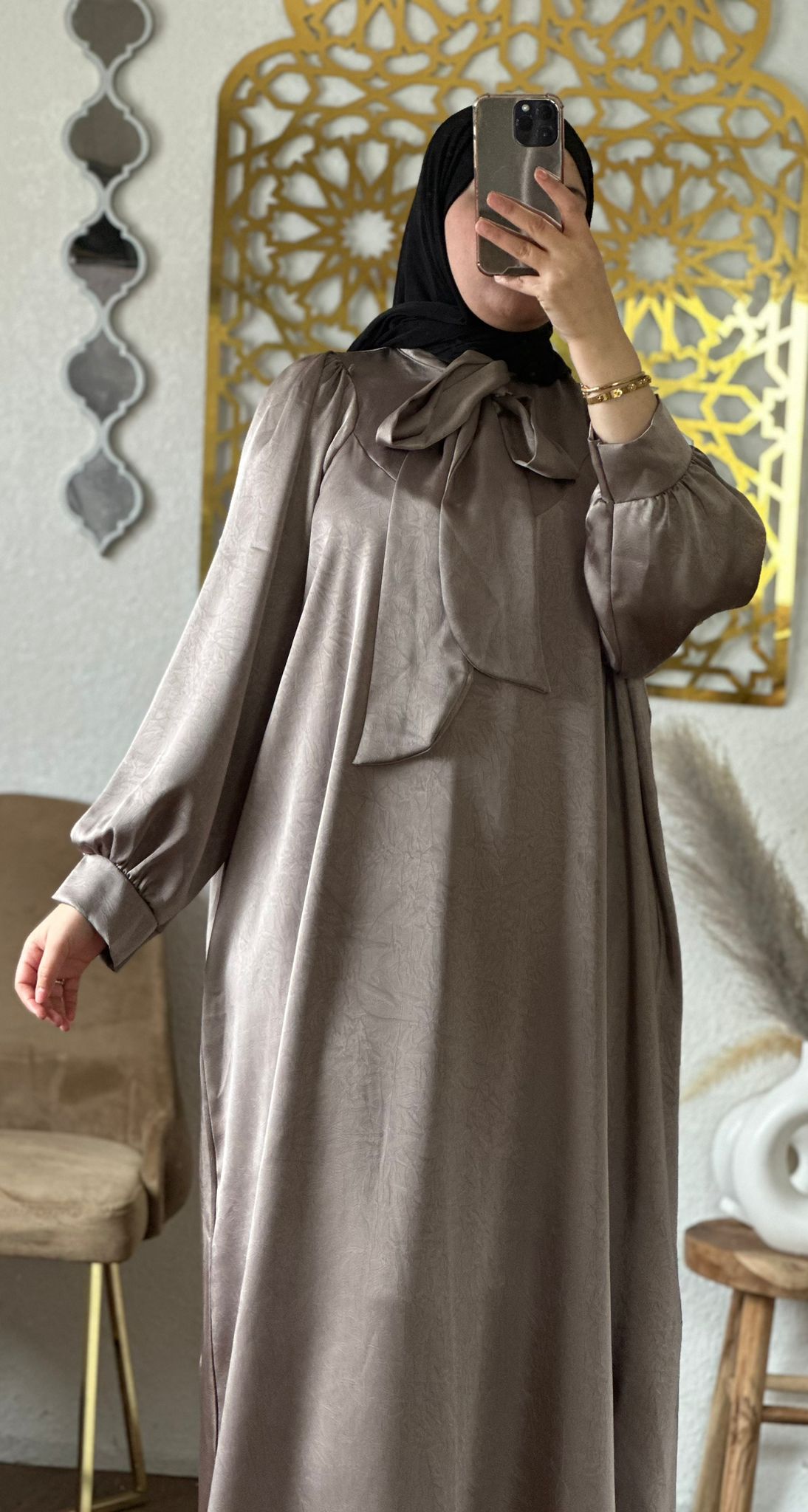 Yara maxikleid in farbe taupe