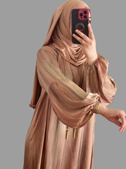 Ein wunderschönes Sommerkleid in der eleganten  LAXFARBE