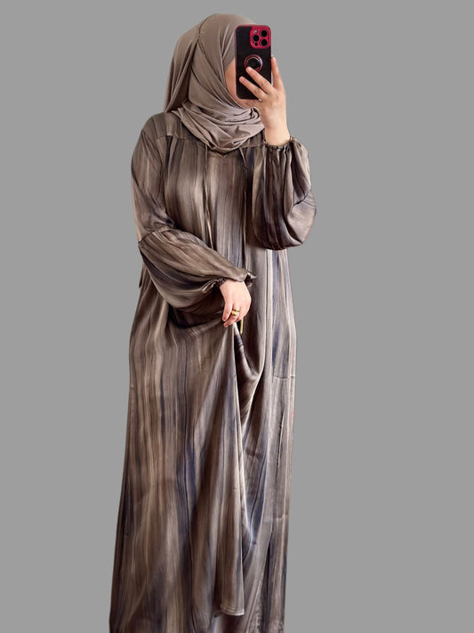 Ein wunderschönes Sommerkleid in der eleganten Farbe Taupe.