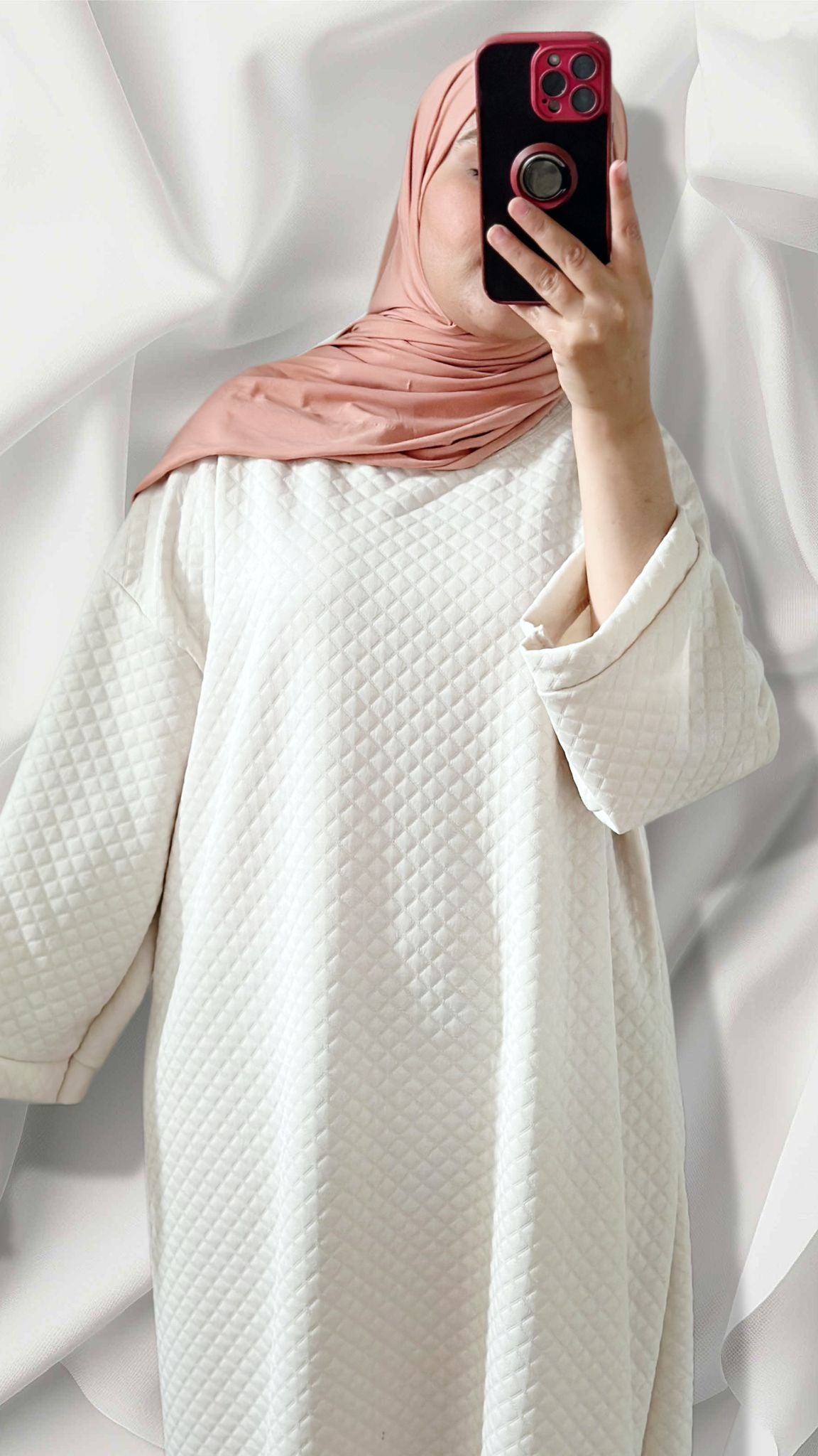 leilas abaya in hellem bieg