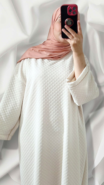 leilas abaya in hellem bieg