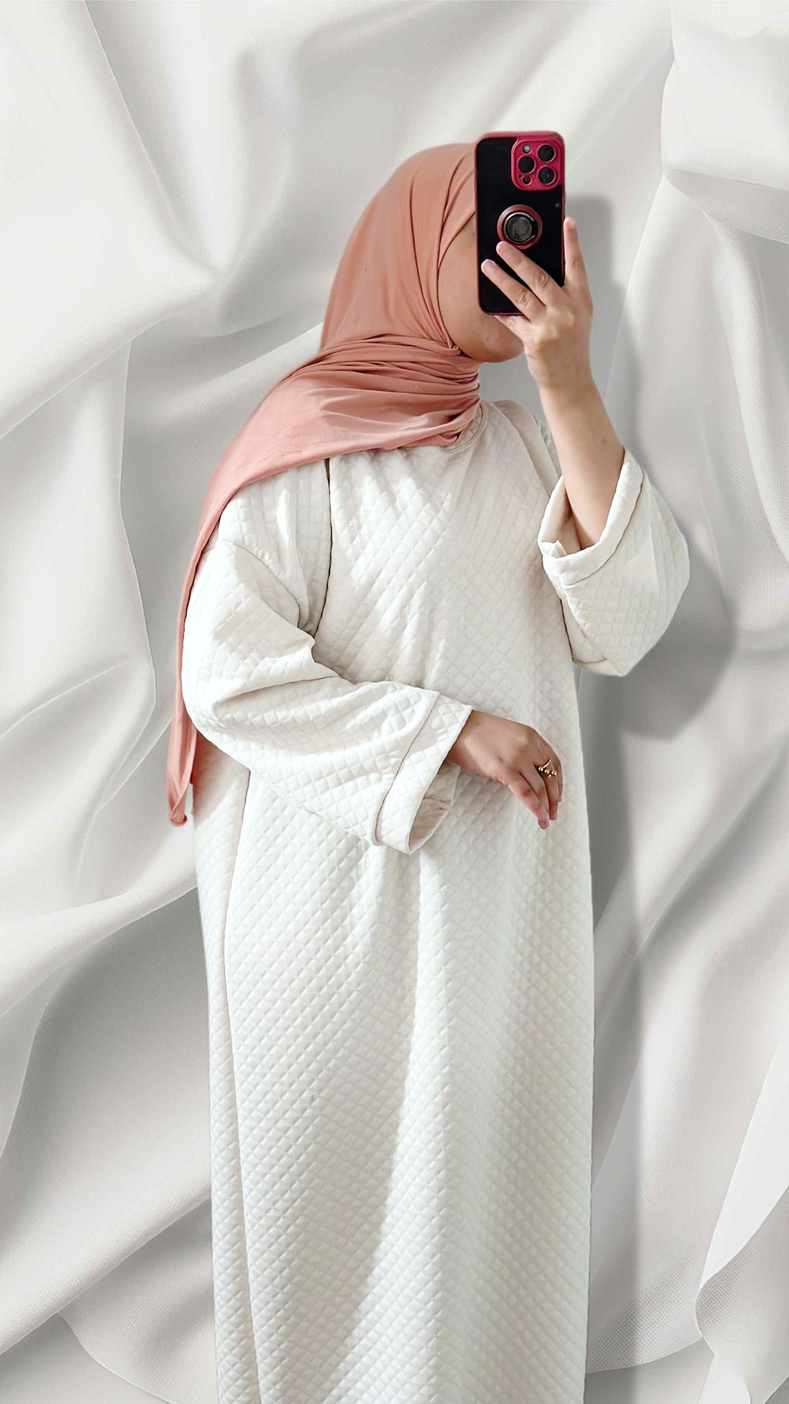 leilas abaya in hellem bieg