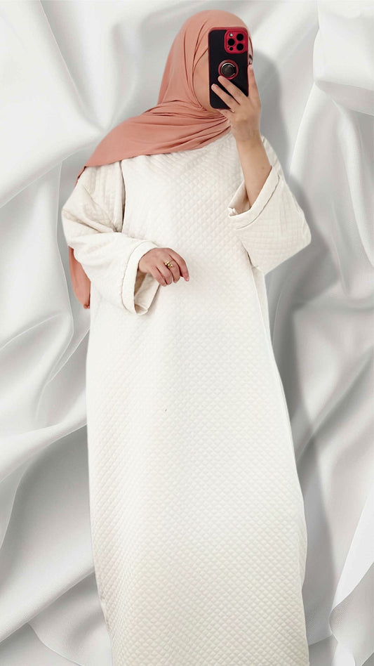 leilas abaya in hellem bieg