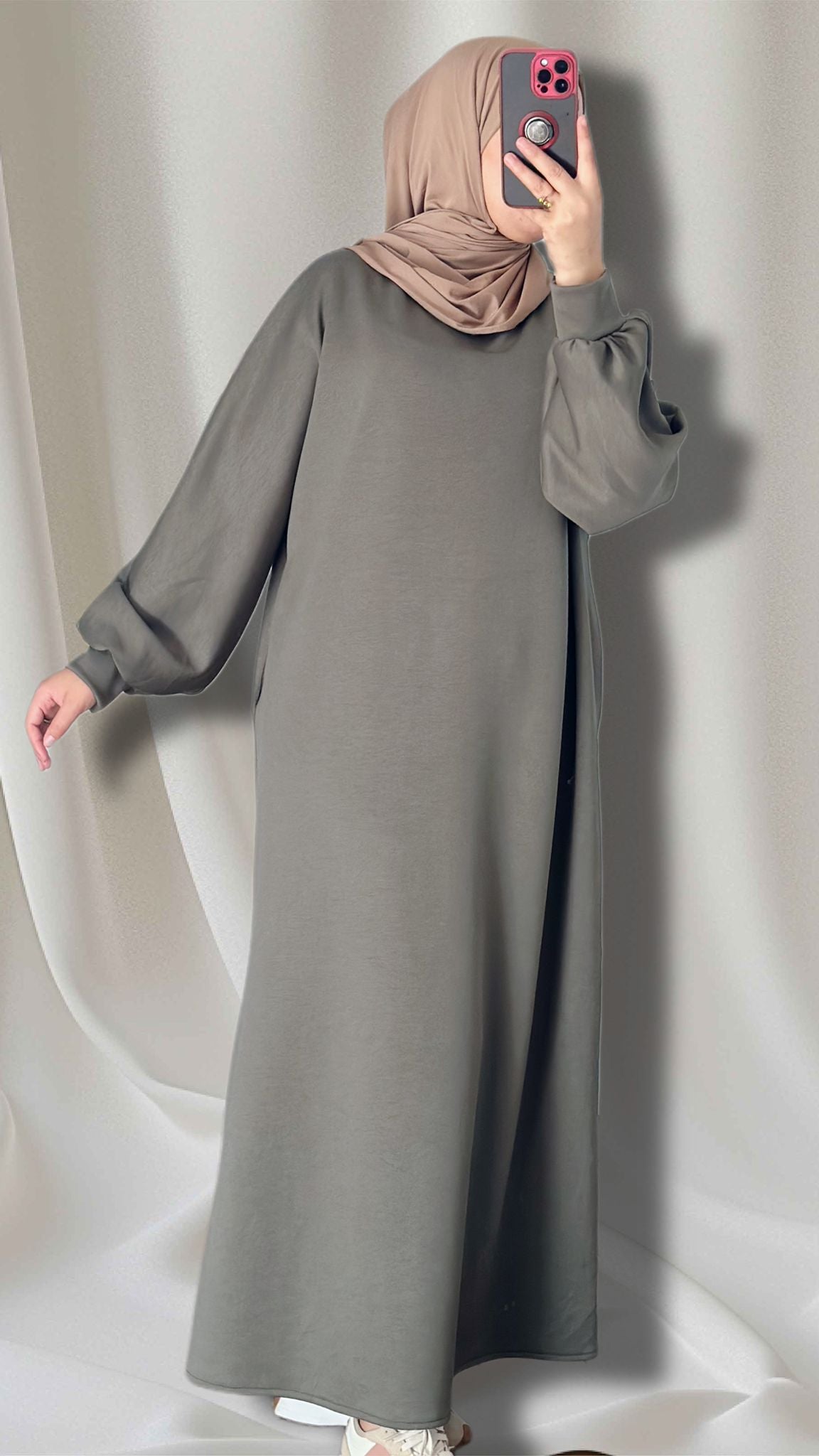 NADIAs abaya in grun