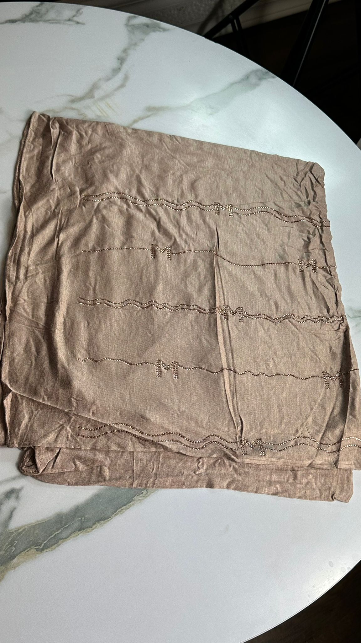 Chal in  dunkel bieg