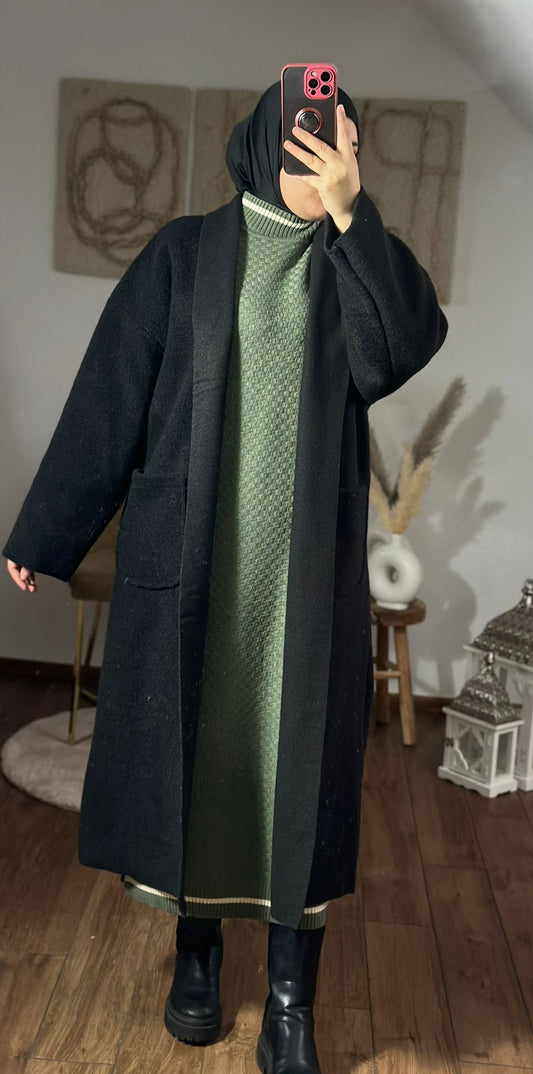 Langer schwarzer Strickmantel mit Taschen – One Siz