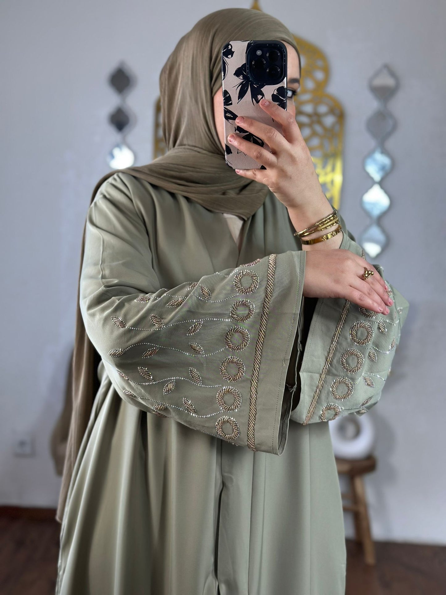 Elegante Abaya mit bestickten ärmeln-pistazien
