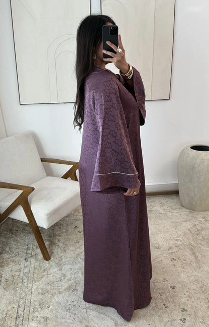 Yaras  luxuriöse Abaya