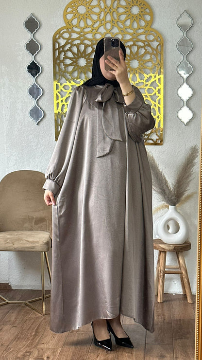 Yara maxikleid in farbe taupe