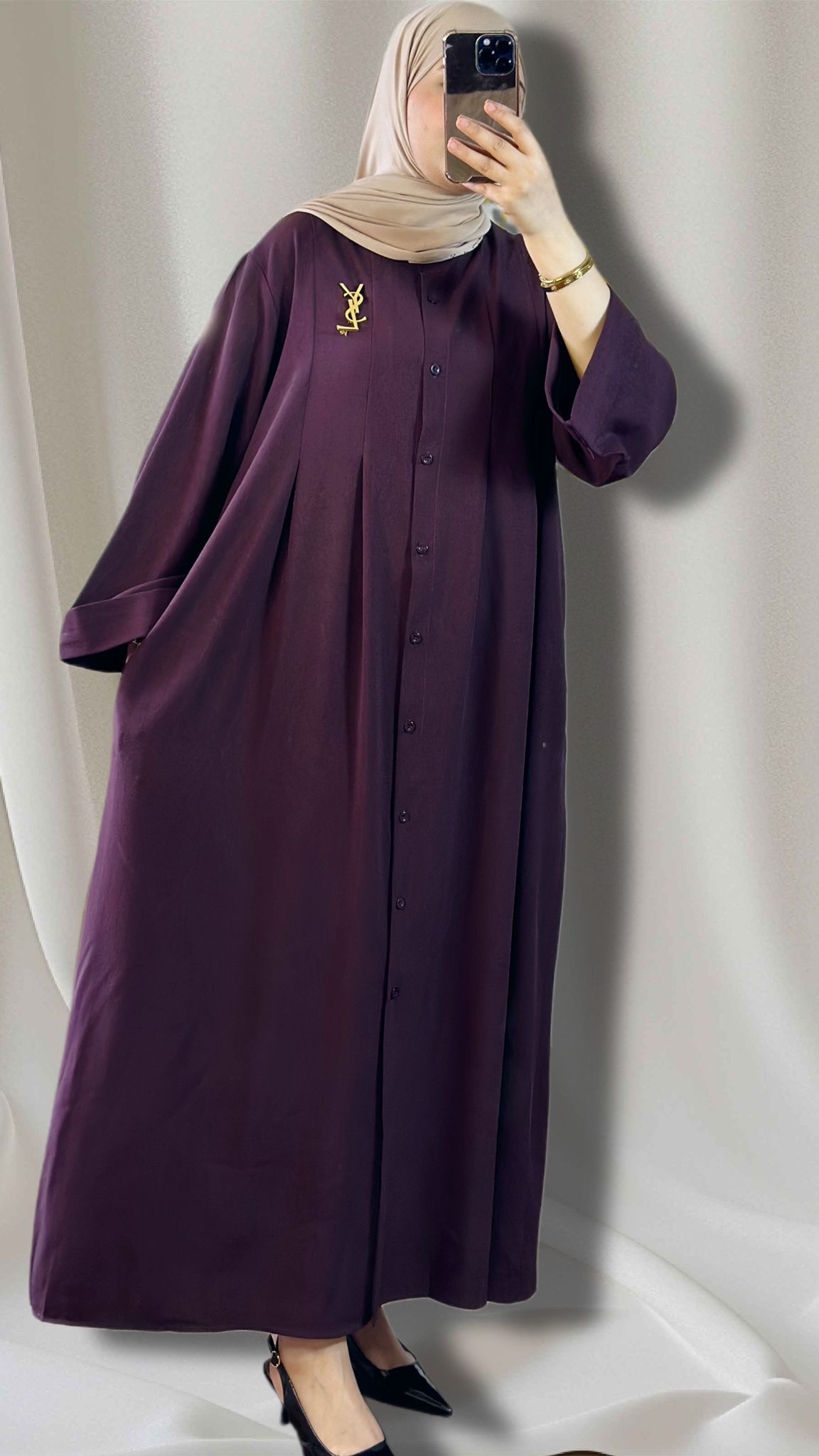 Elegante Abaya in der farbe Aubergine