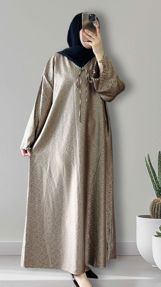 Elegante abaya in der farbe taupe