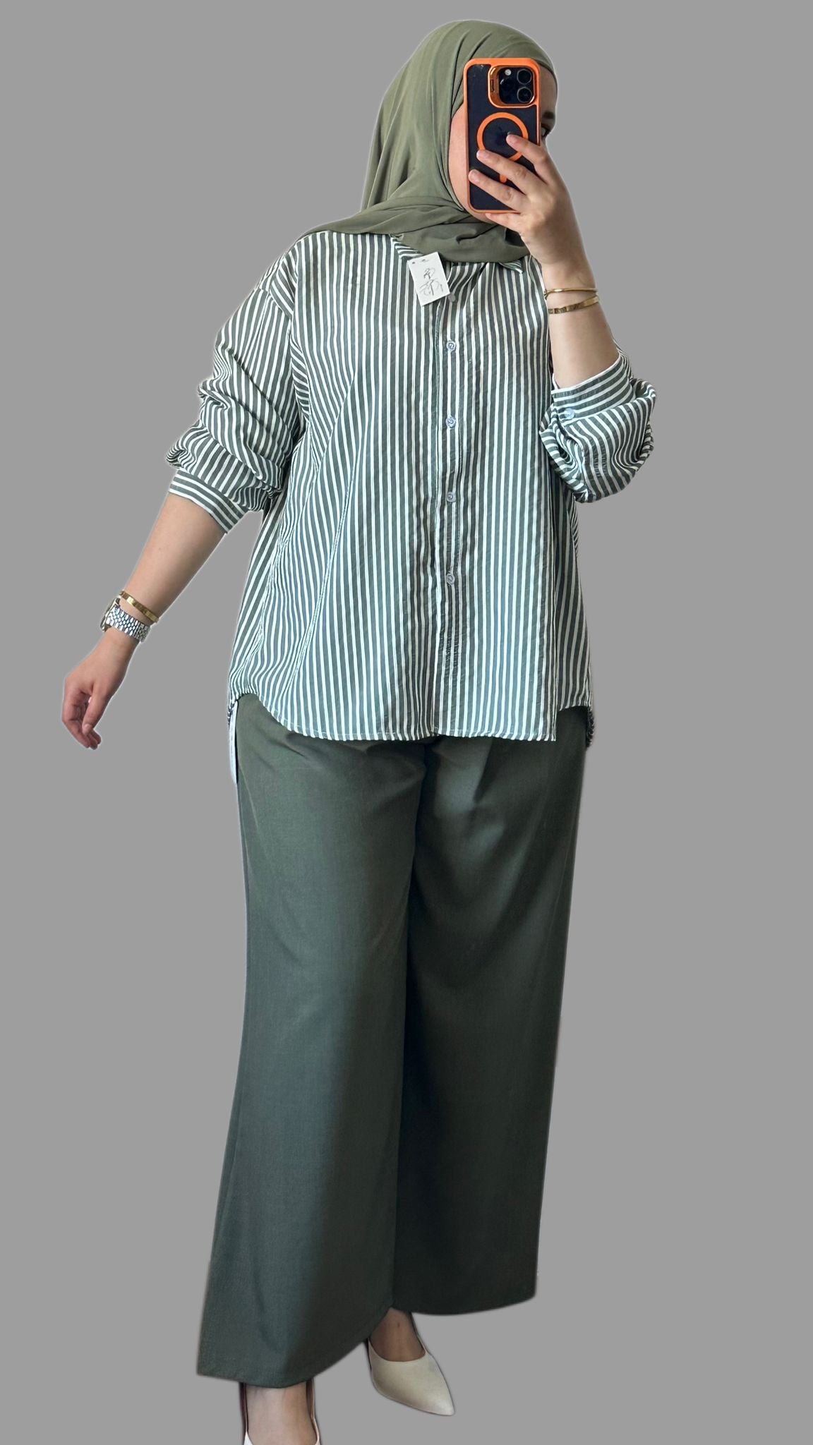 Gestriefte Bluse mit weitem Hosen_look