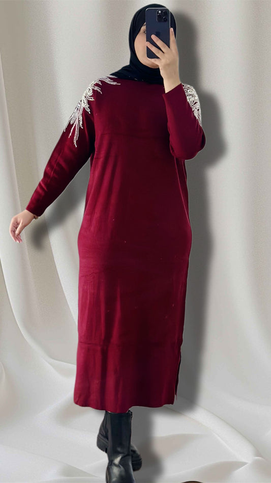 SYLIA Langes Strickkleid mit Schulter-Details – Elegant &amp; Modern