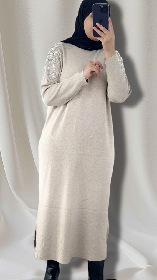 SYLIA Langes Strickkleid mit Schulter-Details – Elegant &amp; Modern