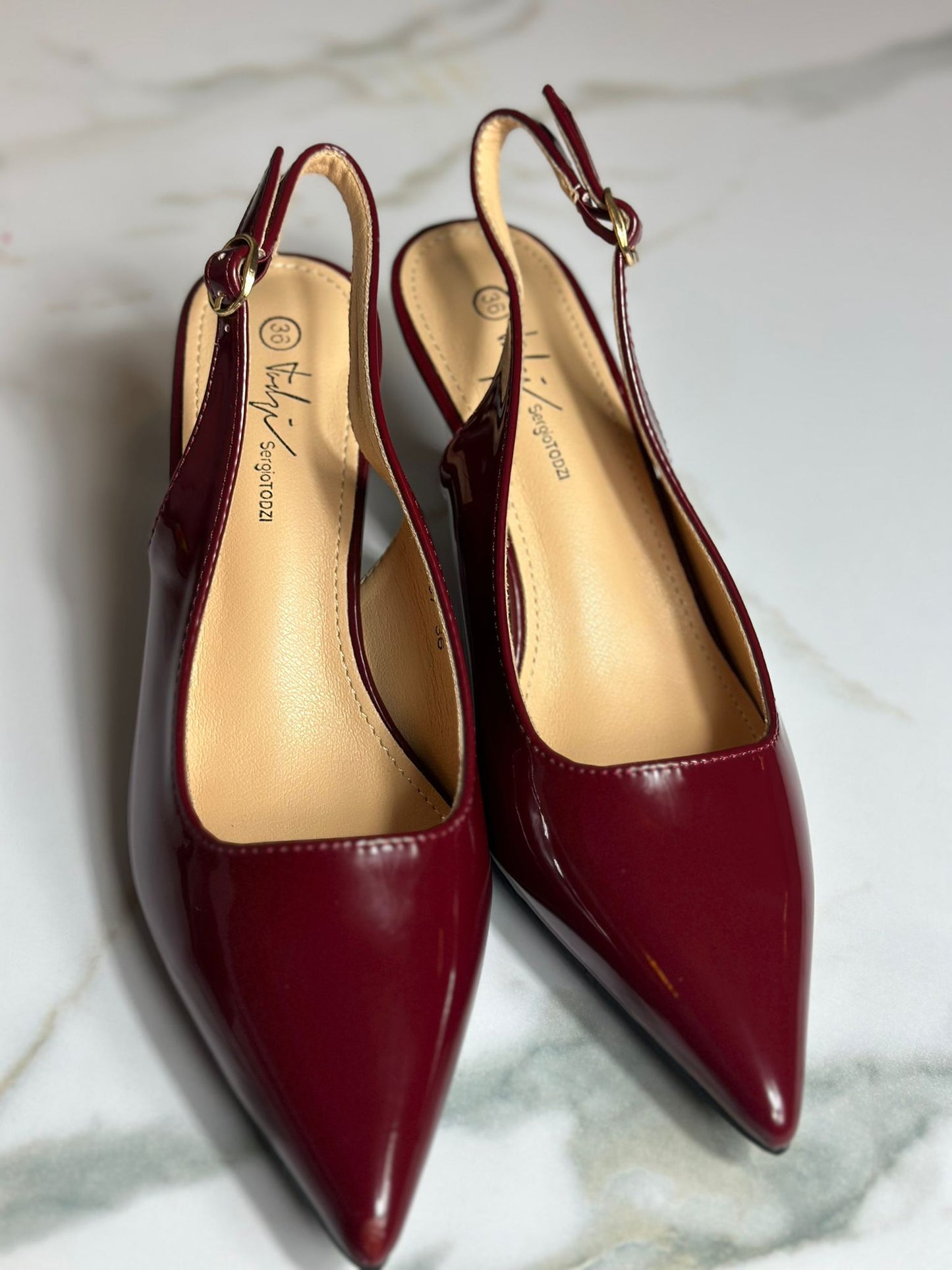 Elegante  schuhe in bordeauxrot