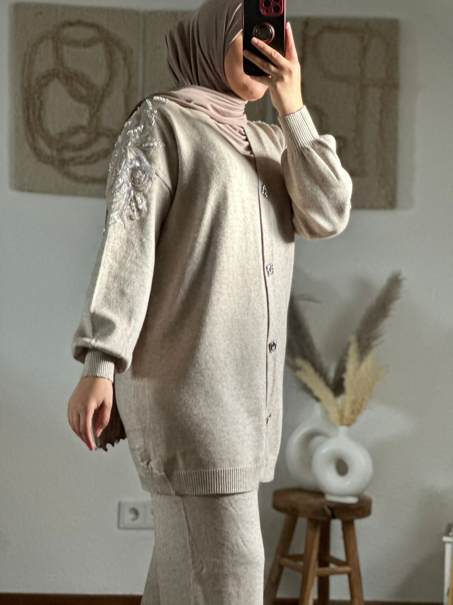 Elegantes besticktes Zweiteiler-Set für Damen in bieg