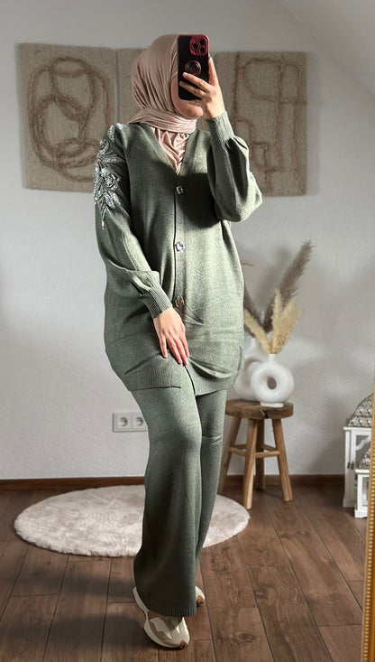 Elegantes besticktes Zweiteiler-Set für Damen in kaki