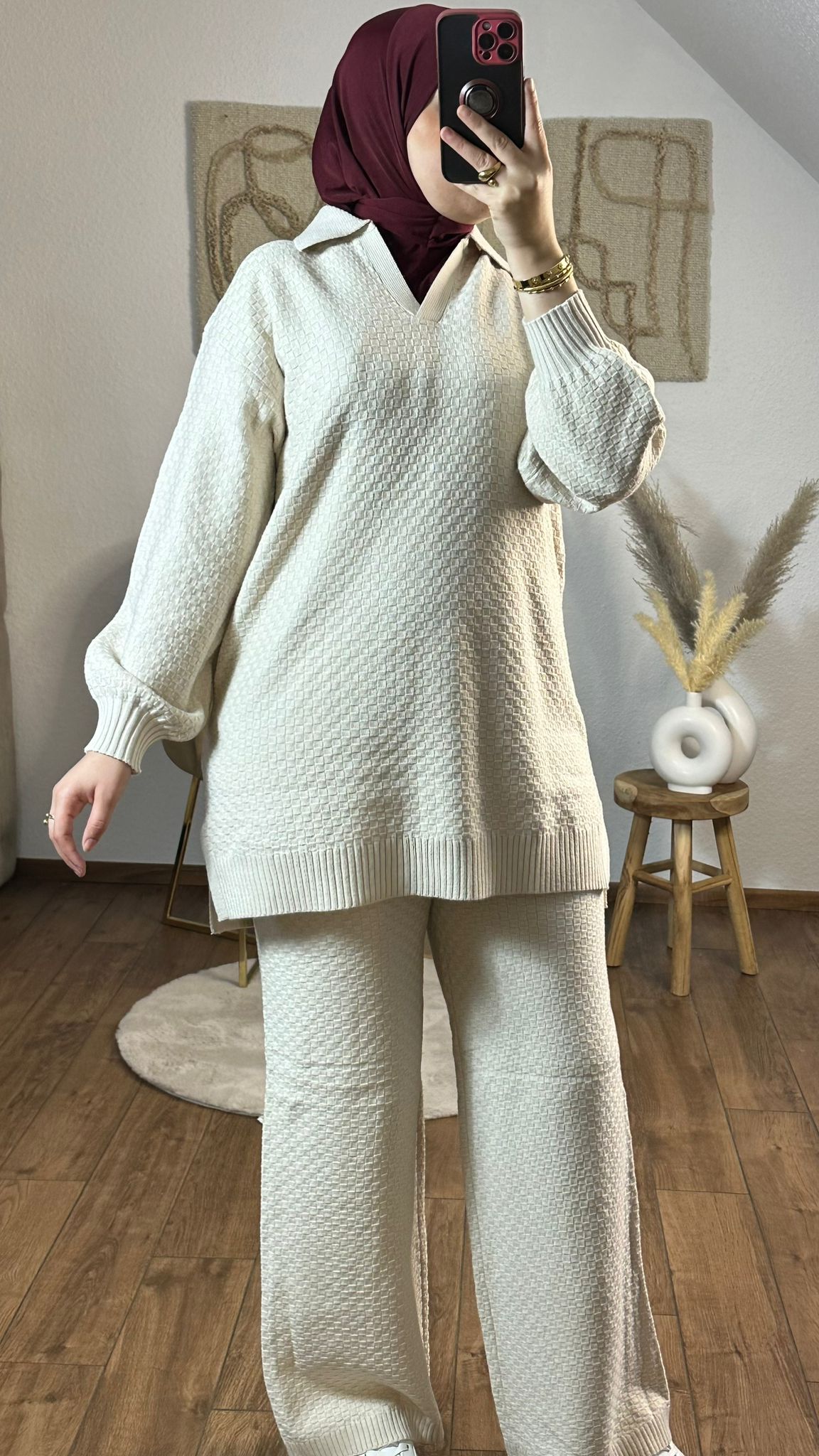 Besonderes Strickset mit komfortabler Passform in bieg