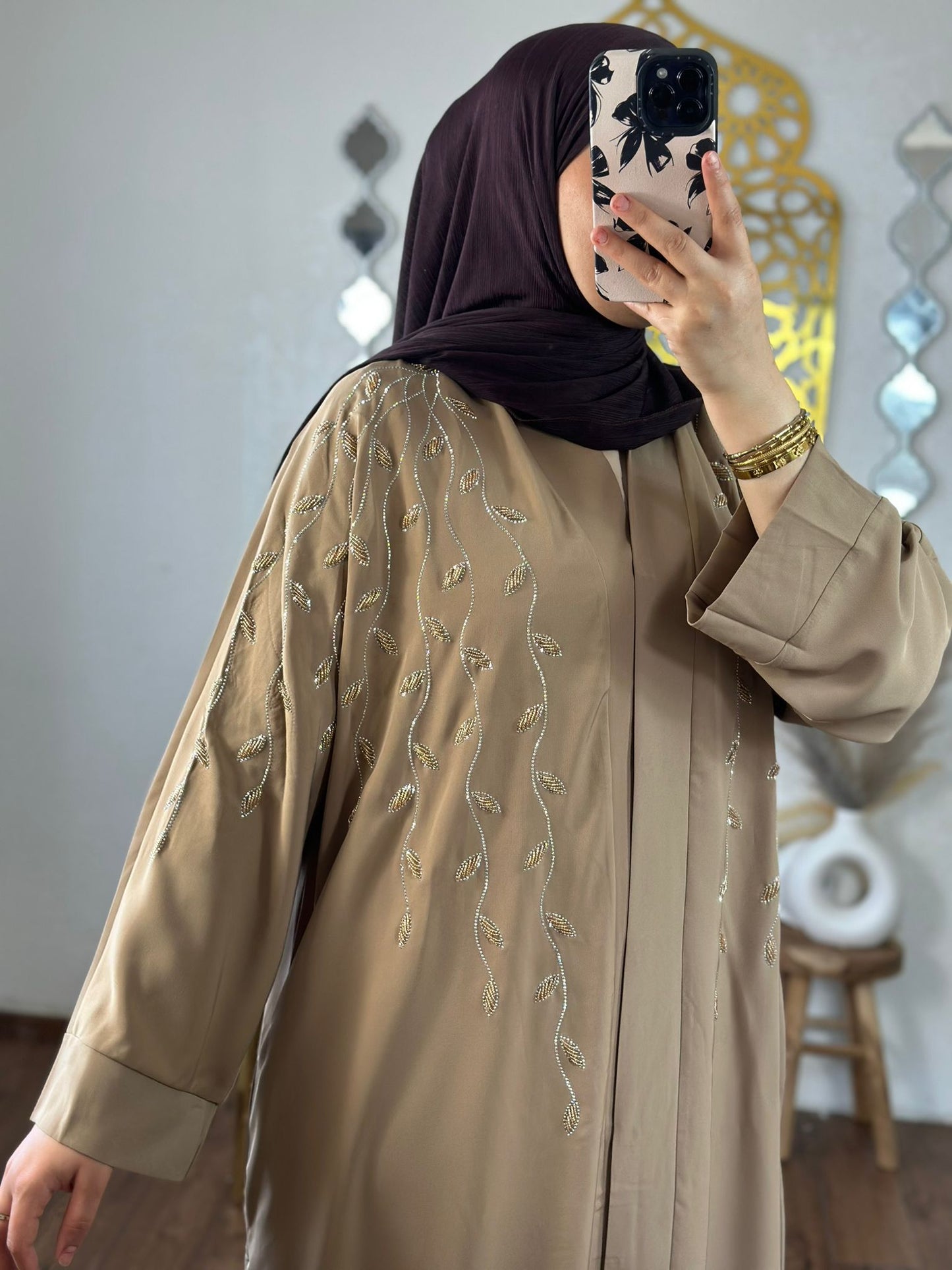 Sylia  luxuriöse Abay